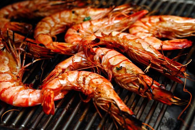  Tất cả các loại hải sản nói chung đều có thể gây dị ứng, nhưng các loài như tôm, cua, sò, mực là hay gây dị ứng hơn cả. Ảnh minh hoạ: Internet 