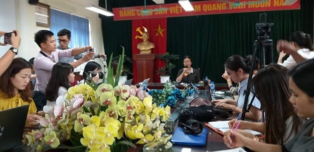 Lãnh đạo trường THCS Trần Phú họp báo thông tin về sự việc.