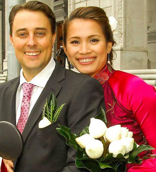 Sau cuộc hôn nhân đổ vỡ với một luật sư, Ngọc Khánh gặp và kết hôn với người chồng thứ hai tại Mỹ