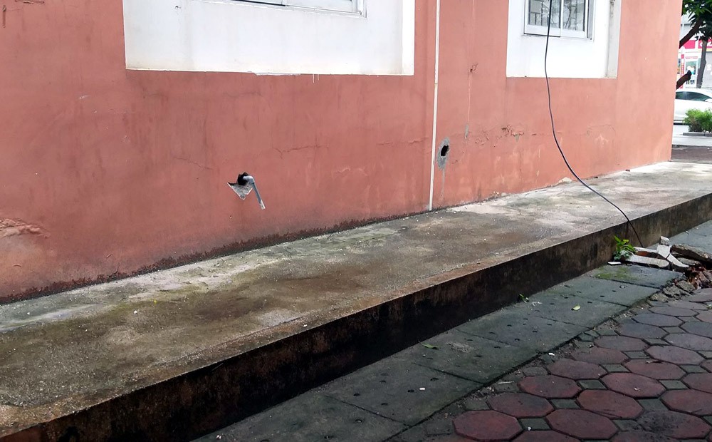 Vị trí nạn nhân rơi xuống đất.