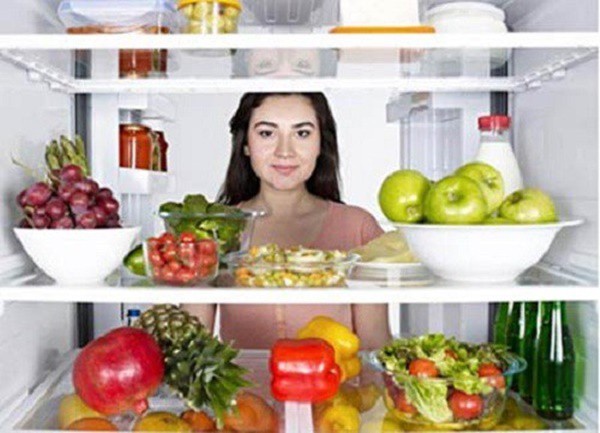 
Không nên đưa quá nhiều thực phẩm vào tủ lạnh dễ gây ô nhiễm thực phẩm. Ảnh minh họa.
