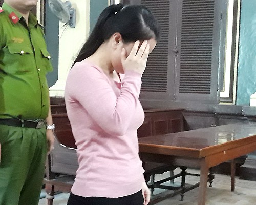 Uyên tại tòa hôm nay. Ảnh: Bình Nguyên