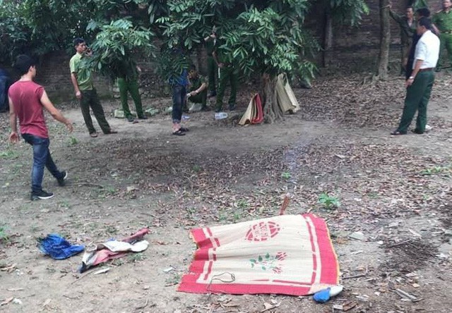 Hiện trường nơi phát hiện thi thể bé trai 8 tuổi trong vườn nhà bác rể tại Hà Nội. Ảnh: TL
