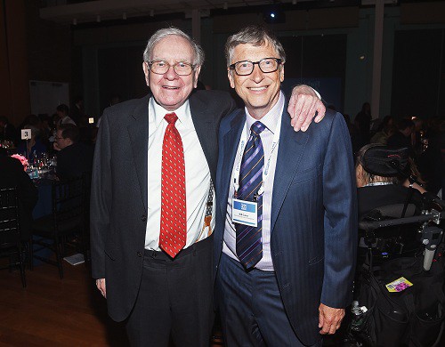 Warren Buffett và Bill Gates đều áp dụng quy tắc năm giờ. Ảnh: Time Magazine