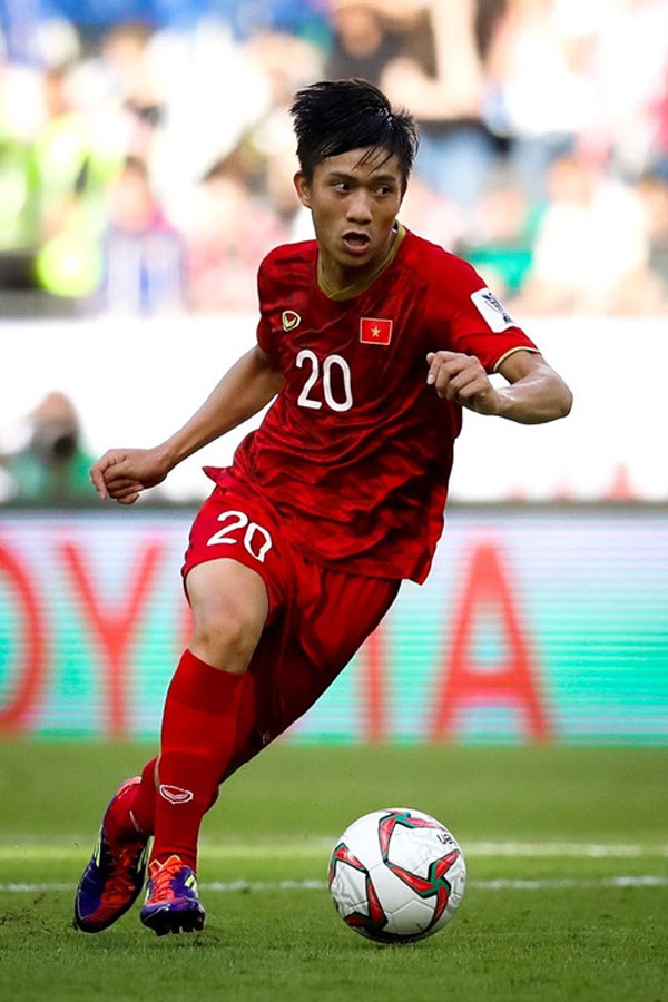 Dưới sự dẫn dắt của trợ lý Lee Young-jin, Văn Đức đã tiến bộ rất nhiều. Anh cũng là cầu thủ đa năng nhất trong đội hình khi đá được ở tất cả vị trí trên hàng công và chạy cánh.