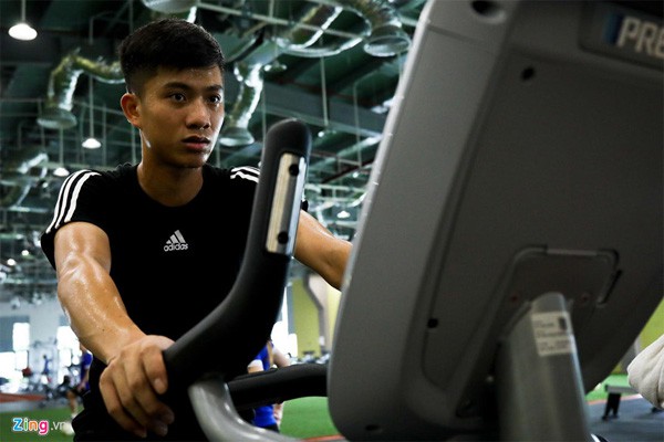Với những cầu thủ trẻ như Phan Văn Đức, sự nghiêm túc trong tập luyện và sinh hoạt là điều cực kỳ quan trọng để tiến bộ.