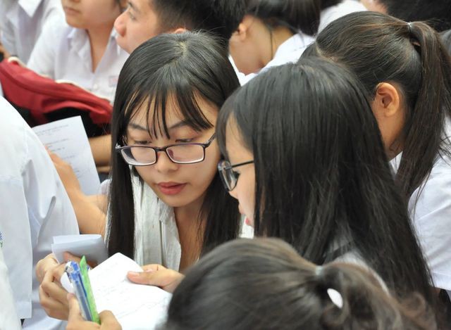 Học sinh khu vực phía Nam tham gia kỳ thi