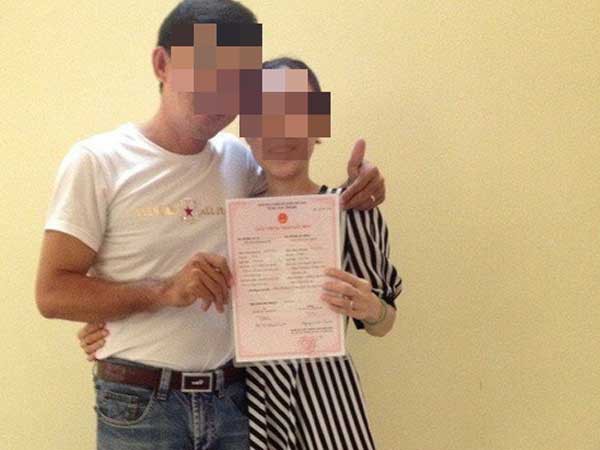 
Bị cáo Thịnh từng khoe giấy đăng ký kết hôn với một phụ nữ
