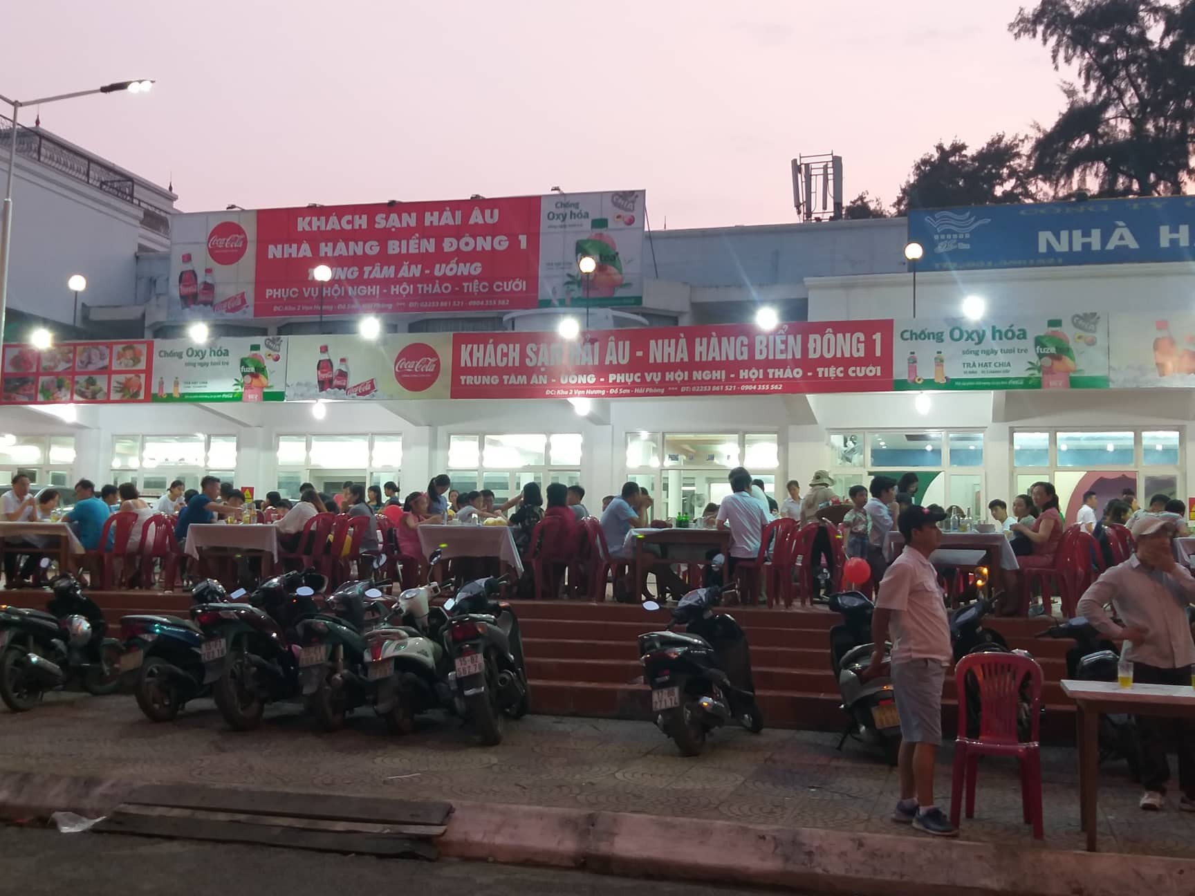 Dịch vụ ăn uống tại Đồ Sơn được du khách đánh giá là không chặt chém dù vào ngày lễ