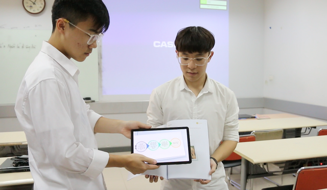 Học sinh thử nghiệm vừa học vừa chơi game 3D