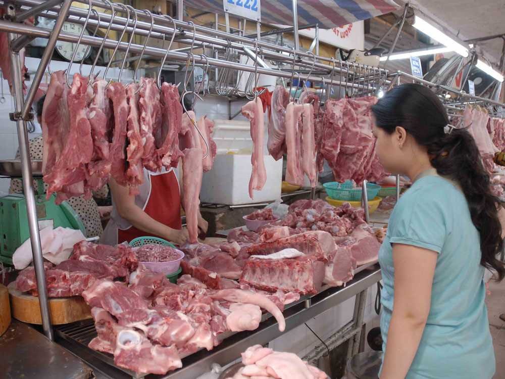 Chính phủ chỉ đạo các Bộ, ngành, địa phương triển khai các giải pháp nhằm ổn định thị trường thịt lợn.