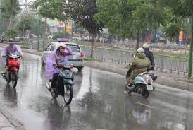 Thời tiết Hà Nội oi nồng trước khi mưa dông. Hình minh họa