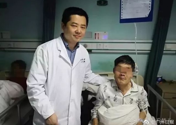 
Người đàn ông 63 tuổi đã hồi phục nhanh chóng sau khi được phẫu thuật cắt bỏ khối u ở thực quản.
