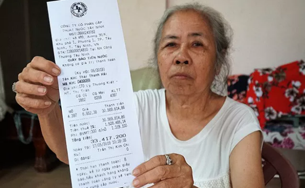 
Bà Nguyễn Kim Huê bức xúc với hóa đơn nước hơn 33 triệu đồng
