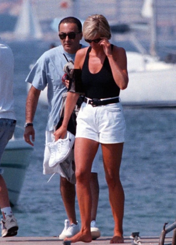 Diana và người tình Dodi Fayed vào mùa hè trước khi xảy ra tai nạn. Ảnh: UK Press.