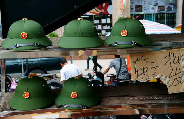 
Thực tế, ngoài quân đội ra, loại mũ này còn lưu hành rất phổ biến trong nhân dân Việt Nam.

