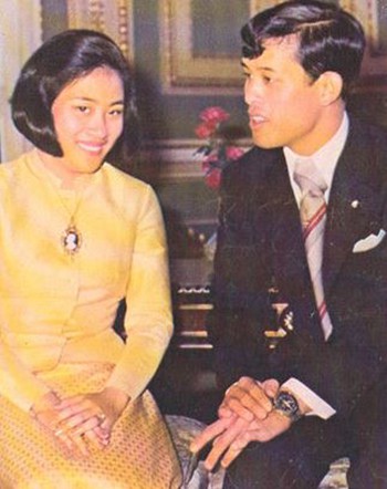 Nhà vua Vajiralongkorn và người vợ đầu Soamsawali Kitiyakara. Ảnh: Wordpress