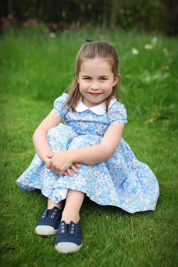 Công chúa Charlotte trong bức hình mừng sinh nhật tròn 4 tuổi.