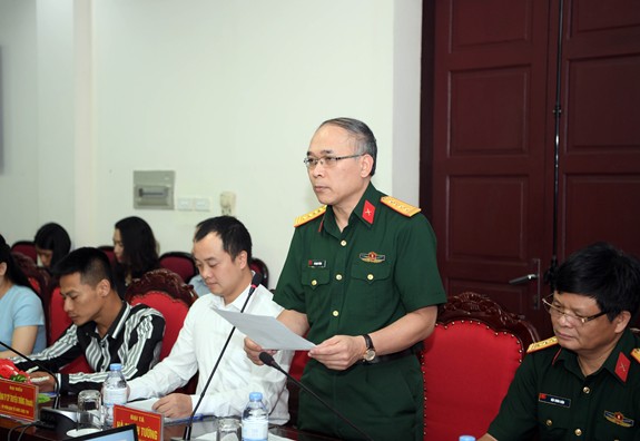 Đại tá Hà Mạnh Tường, Phó tổng biên tập Báo Quân đội nhân dân công bố kết quả Cuộc thi viết “Những tấm gương bình dị mà cao quý” lần thứ 10.