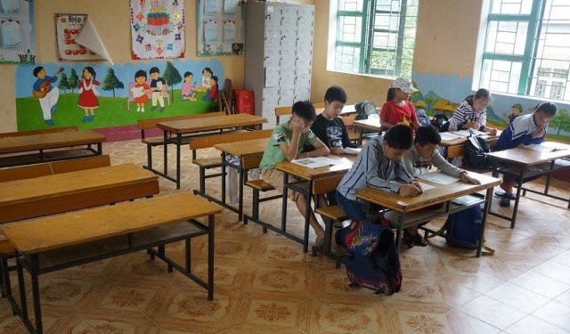 Do tâm lý hoảng sợ, sáng nay (4/5) nhiều học sinh trường Tiểu học Đồng Lương không đến lớp
