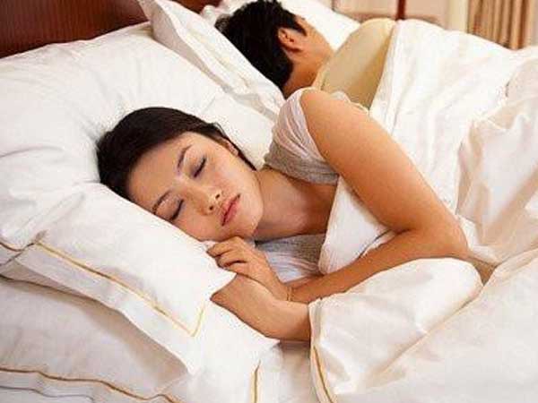 Tôi nghi ngờ anh ngoại tình và mang máng nhớ về mối tình trước đây của anh và cô người yêu cũ. Hay anh đang có bồ? (Ảnh minh họa)