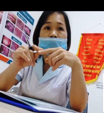 Một trong 2 nữ nhân viên của PKĐK Thái Dương đã khám bệnh, “phán” bệnh cho phóng viên không phải là bác sĩ.