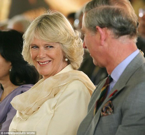 Khác với thái độ với Diana, Thái tử dành tình cảm yêu mến thực sự cho bà Camilla.