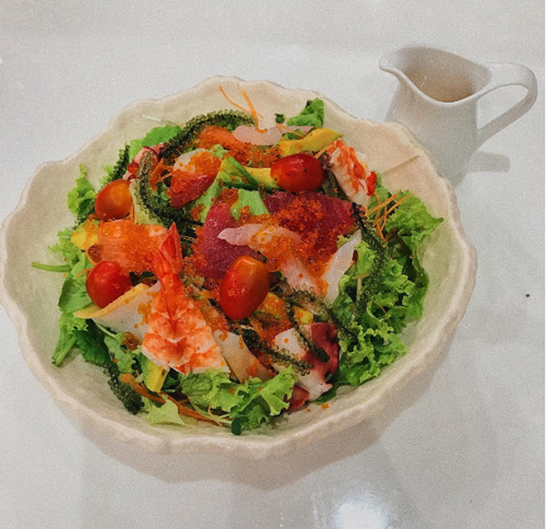 Salad cá hồi “made in” (được làm bởi) Kaity.
