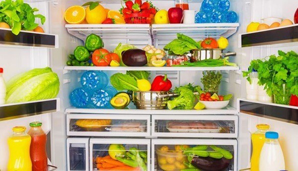 
Thường xuyên làm sạch tủ lạnh là một biện pháp phòng ngừa nhiễm khuẩn
