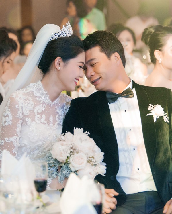 Vợ chồng Thanh Tú trong tiệc cưới tháng 12/2018.
