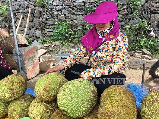 
Nhờ cần mẫn trong lao động sản xuất, chị Tân đã có cuộc sống khấm khá hơn so với trước.
