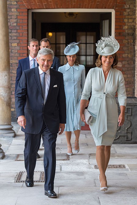 Bố mẹ Kate và vợ chồng em gái dự lễ rửa tội của Hoàng tử Louis nhà nguyện Hoàng gia, Điện St. James, London, hồi tháng 7/2018. Ảnh: PA.