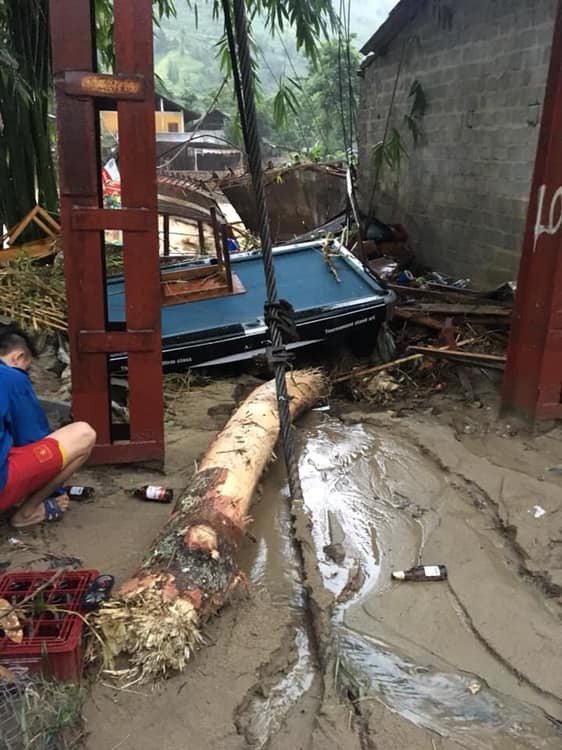 Hình ảnh tan hoang sau trận mưa lũ, khiến nhiều hộ dân trong khu vực bị ảnh hưởng và cô lập UBND xã Bản Hồ, Trung tâm Y tế huyện. Ảnh: BĐCC