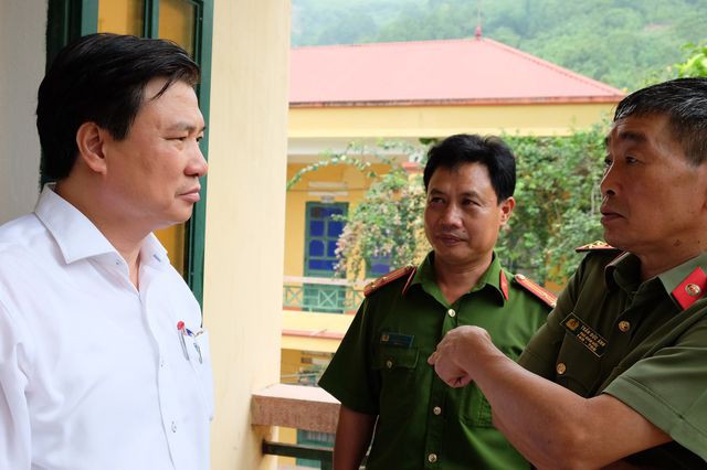 Thứ trưởng Bộ GD&ĐT Nguyễn Hữu Độ kiểm tra công tác chuẩn bị thi THPT quốc gia 2019