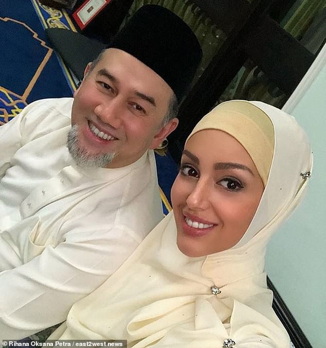 Oksana và chồng kết hôn theo nghi lễ Hồi giáo vào tháng 5/2018.