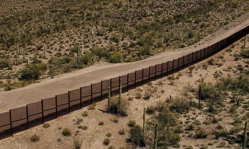 Một đoạn tường biên giới tại bang Arizona, gần nơi bé Gurupreet thiệt mạng. Ảnh: CNN.