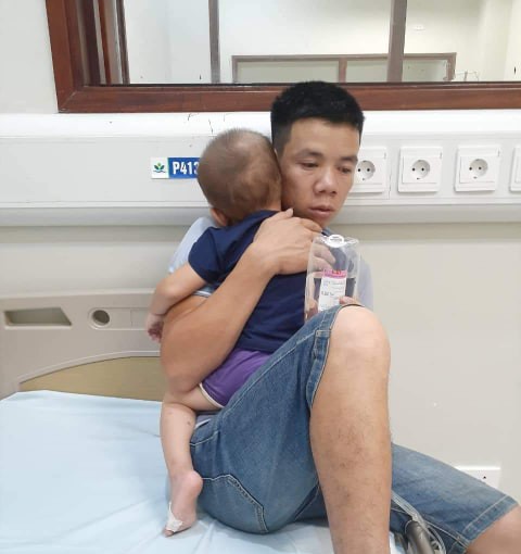 
Hiện vợ chồng anh Sơn và cậu con trai 2 tuổi đã được xuất viện. Ảnh: TL
