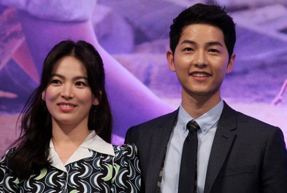 Song Hye Kyo ở nhà thuê, Song Joong Ki sống cùng gia đình. Vụ ly hôn trên tòa sẽ kết thúc vào cuối tháng 7.