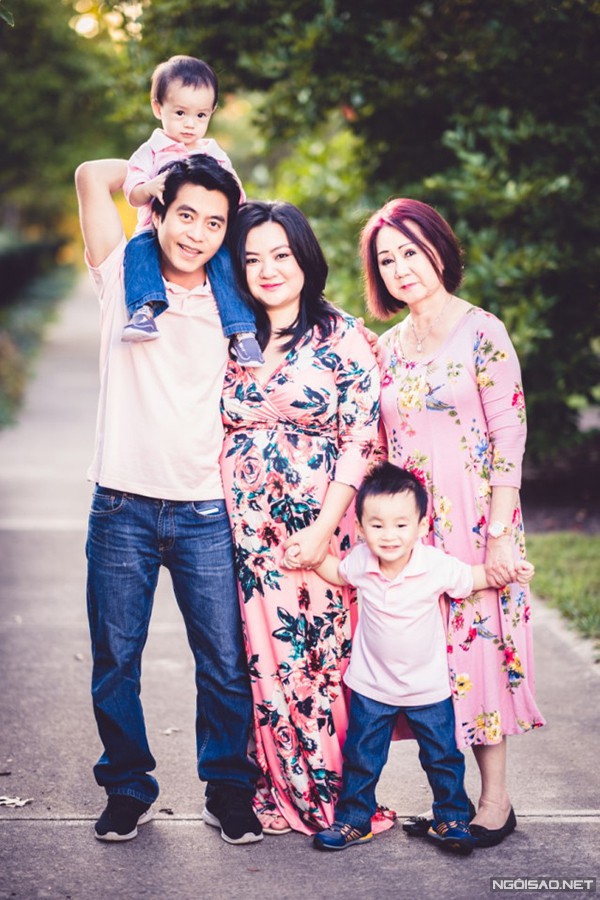 
Hình ảnh gia đình hạnh phúc của bé Xuân Mai.
