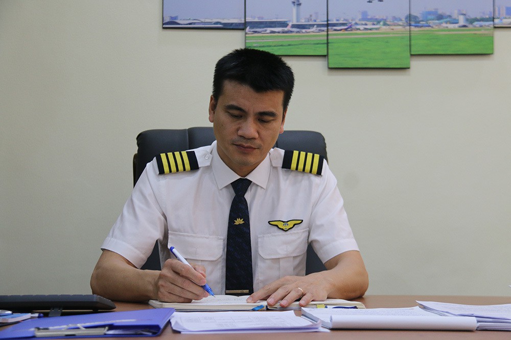 Cơ trưởng Tô Ngọc Giang - Đoàn trưởng Đoàn bay 919 thuộc Tổng Công ty Hàng không Việt Nam. Ảnh: Nguyễn Thảo