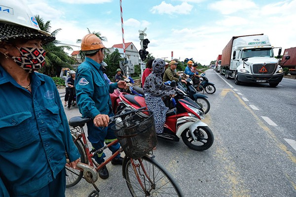 Nạn nhân bị thương trong vụ tai nạn kép ở Hải Dương giờ ra sao? - Ảnh 4.