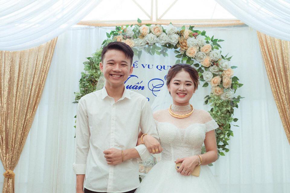 Cô gái khóc nấc nghe bức thư từ cha ở xa gửi về trong ngày cưới khiến ai cũng nghẹn ngào - Ảnh 2.