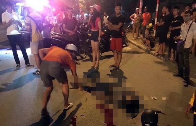 Hà Nội: Đôi nam nữ đi xe máy tông vào gốc cây ven đường, 1 người tử vong - Ảnh 1.