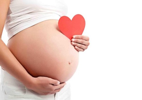 Mang bầu những tháng cuối thai kỳ cần lưu ý những dấu hiệu nguy hiểm này - Ảnh 2.