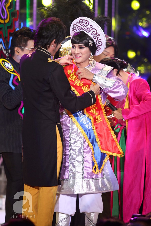 
Hoài Lâm giành quán quân Gương mặt thân quen năm 2014.
