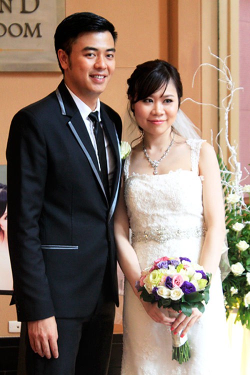 Hình ảnh Tuấn Tú và vợ trong ngày cưới