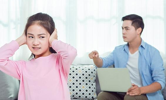 5 kiểu người cha vô tình làm hại tương lai con gái - Ảnh 1. 5 kiểu người cha vô tình làm hại tương lai con gái - Ảnh 1.