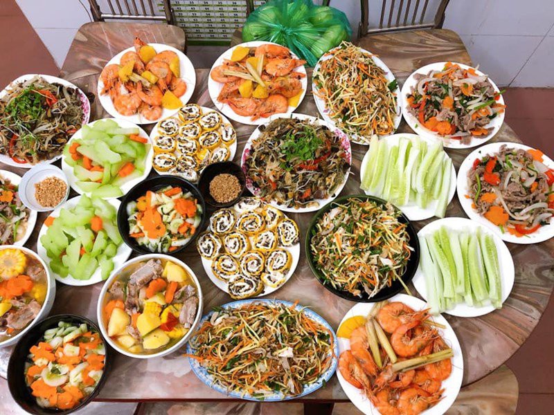 Dâu mới xung phong làm cỗ giỗ bố, 3 tiếng làm xong 4 mâm, mẹ chồng nở mày nở mặt - Ảnh 3. Dâu mới xung phong làm cỗ giỗ bố, 3 tiếng làm xong 4 mâm, mẹ chồng nở mày nở mặt - Ảnh 3.
