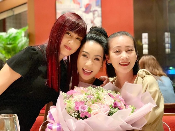 Cuộc sống của diễn vi&ecirc;n Hiền Mai ở tuổi 52 - Ảnh 8.