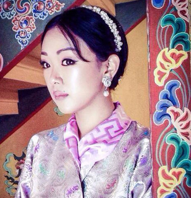 Danh tính Công chúa Bhutan đang khiến cộng đồng mạng phát sốt với khí chất ngút ngàn: Xinh đẹp bậc nhất, học vấn đỉnh cao cùng người chồng hoàn hảo - Ảnh 4. Danh tính Công chúa Bhutan đang khiến cộng đồng mạng phát sốt với khí chất ngút ngàn: Xinh đẹp bậc nhất, học vấn đỉnh cao cùng người chồng hoàn hảo - Ảnh 4.